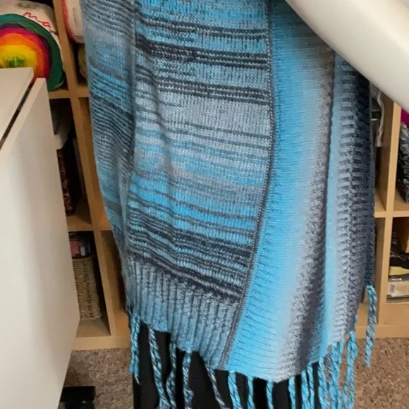 Baciano Brand Blue Gradient Sleeveless Cardigan with Fringe - Picture 5 of 7